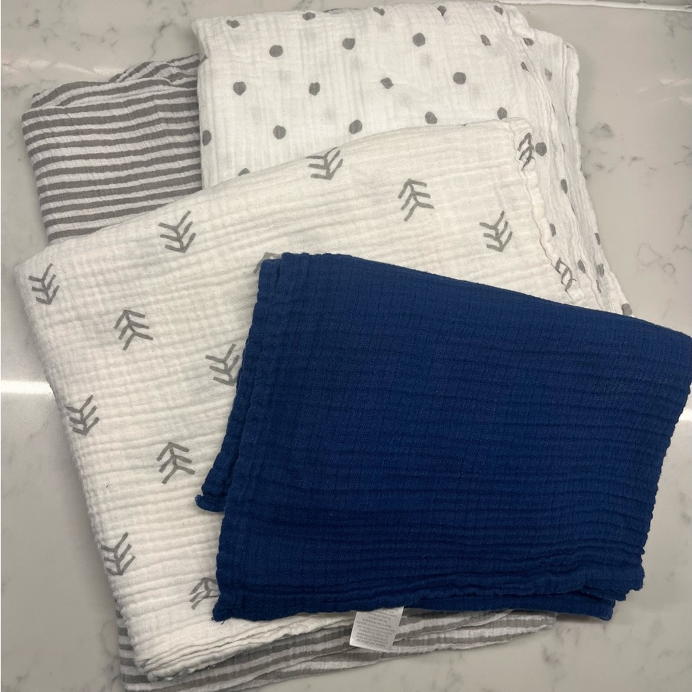 Set of Muslin Baby Blankets in Blue and Gray